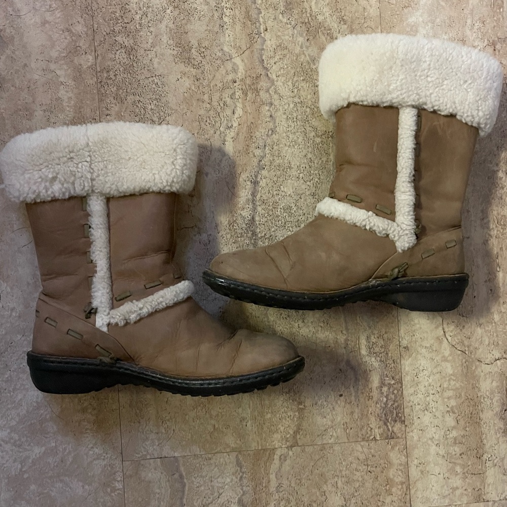 UGG SAN 5137 Boots!